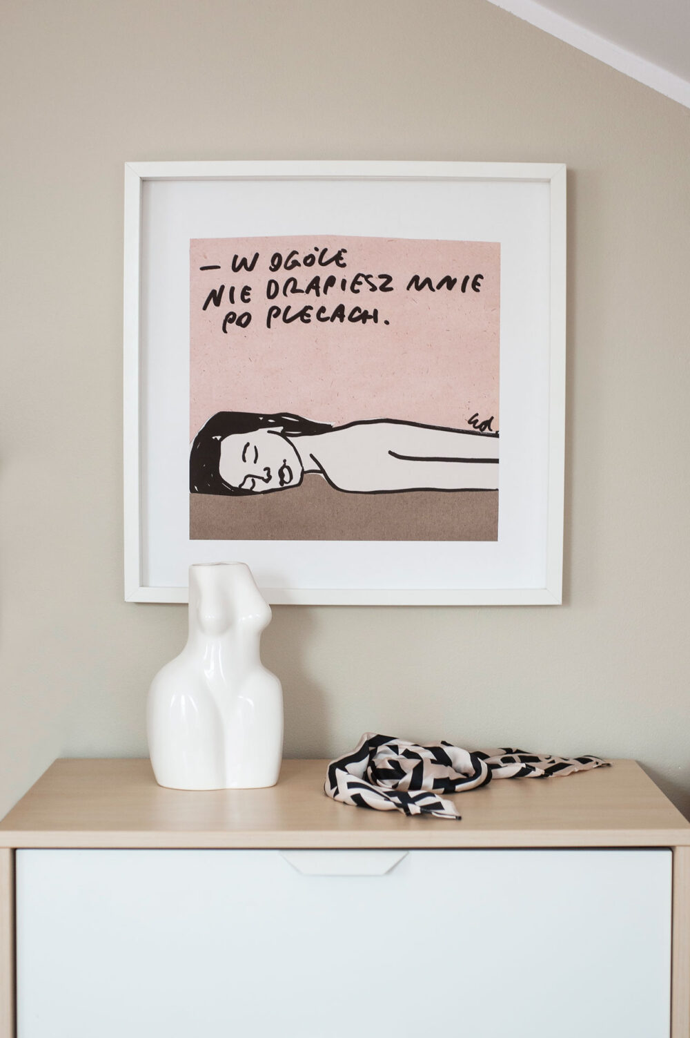 plakat podrap mnie po plecach